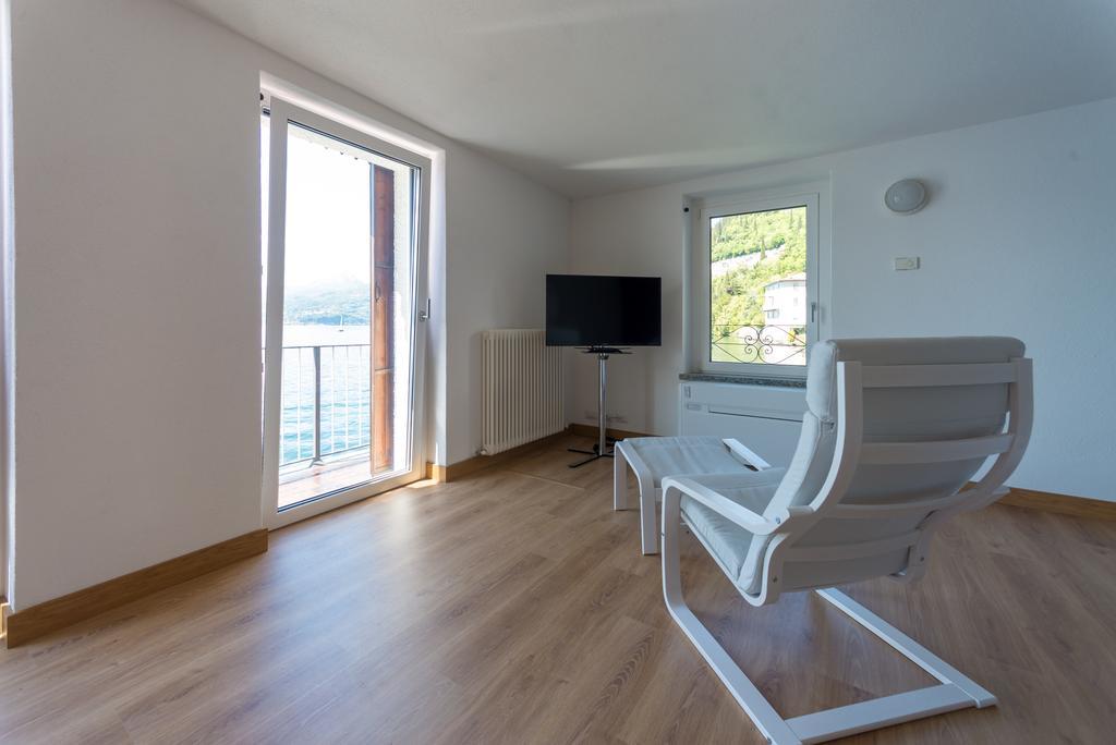 Villa Casa sull'acqua Fiumelatte Esterno foto